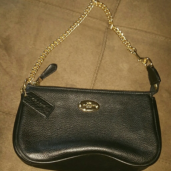 Coach Handbags - Coach wristlet/purse
